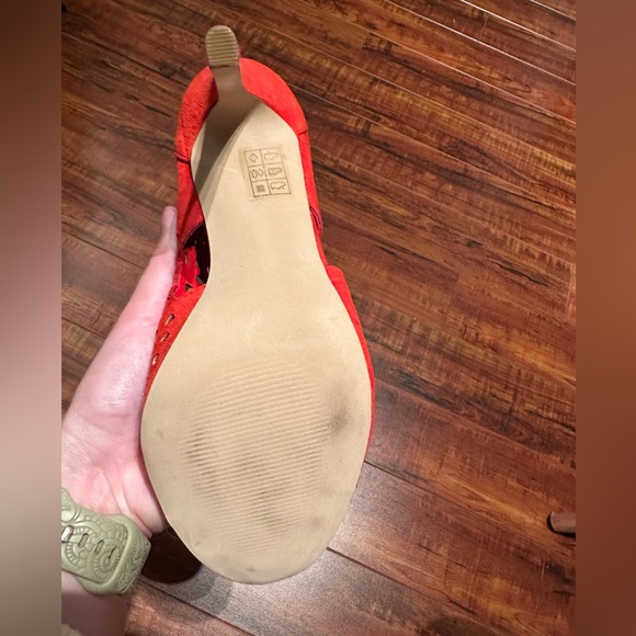 Aldo Cutout 4 inch Heels - Picture 7 of 8